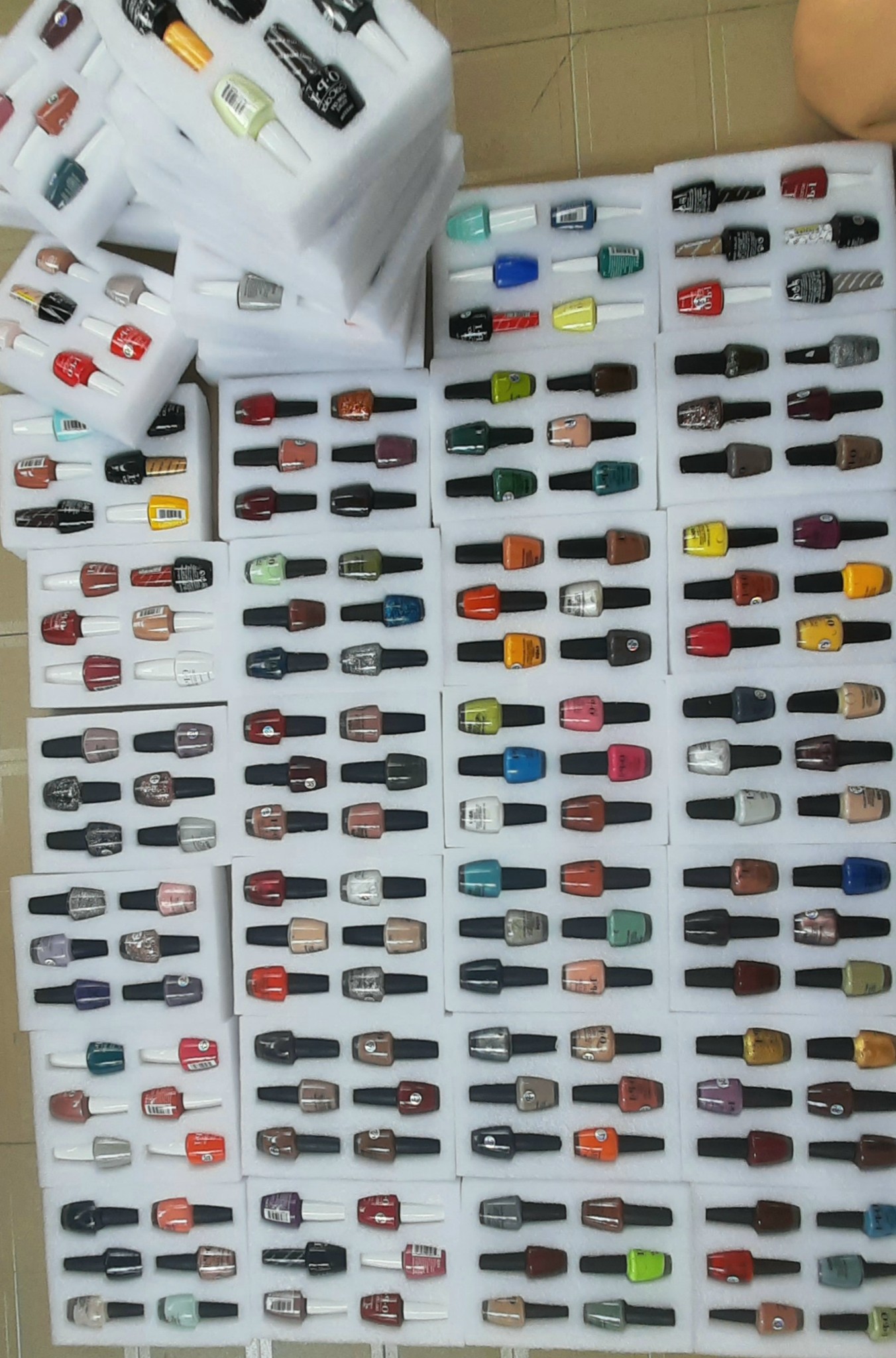 Vận chuyển dụng cụ làm nail đi Đức nhanh chóng