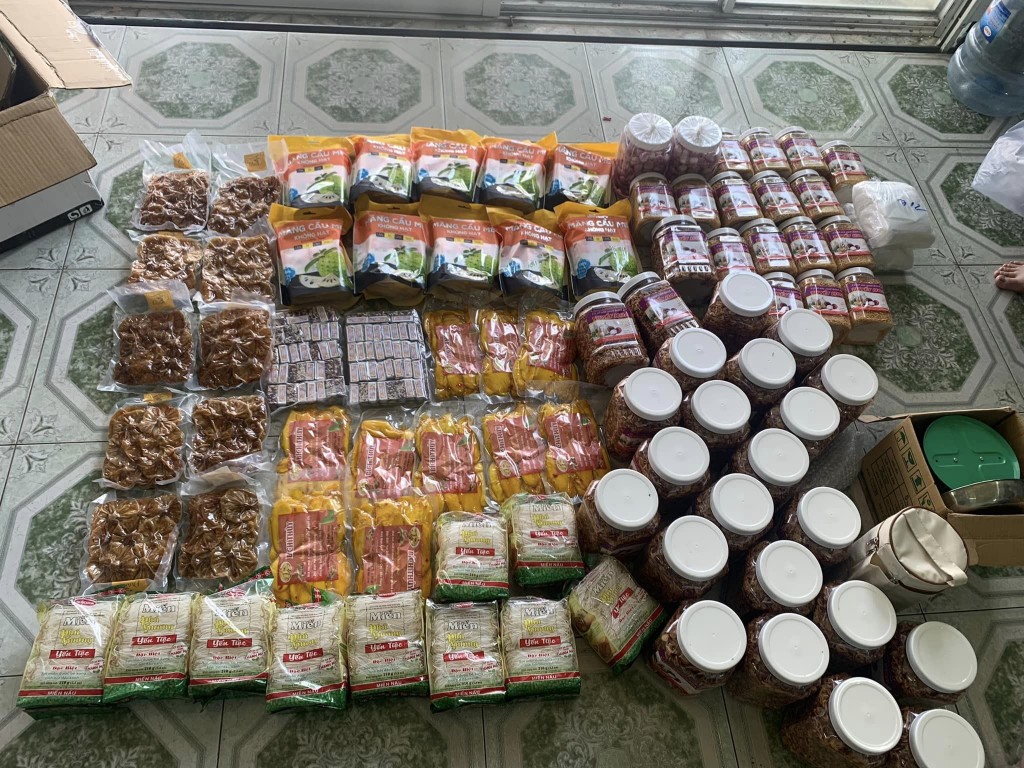 Gửi trà đi Pháp