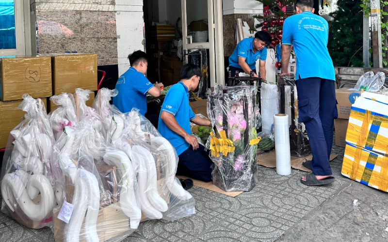 Gửi Tượng Đi Đài Loan